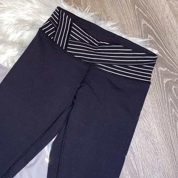 Lulu Reversible Leggings - Picture 4 of 13